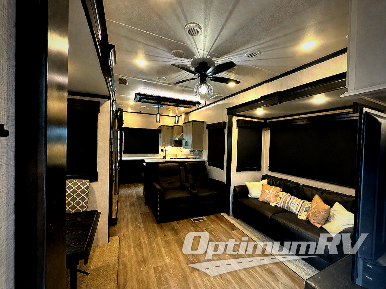 2021 Redwood Redwood 4001LK Photo 5