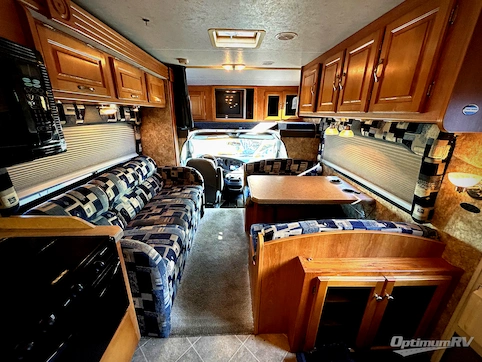 2005 Coachmen Leprechaun 307KS RV Photo 2