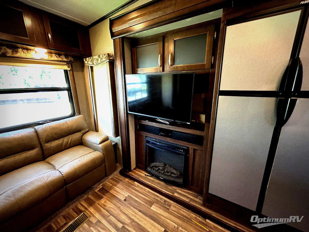 2018 Keystone Montana High Country 370BR Photo 21