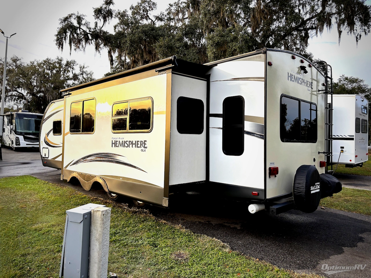 2018 Forest River Salem Hemisphere Lite 272RL Photo 3