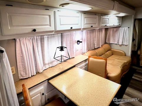 2006 Monaco Diplomat 40PAQ RV Photo 2