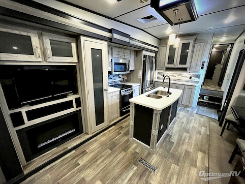 2021 Keystone Montana High Country 331RL RV Photo 2