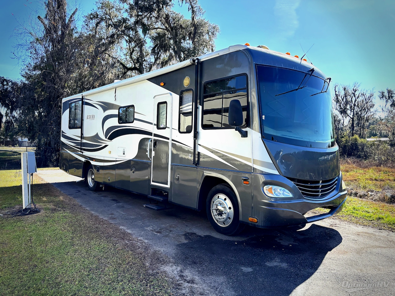 2007 Coachmen Aurora 3580TS Photo 1