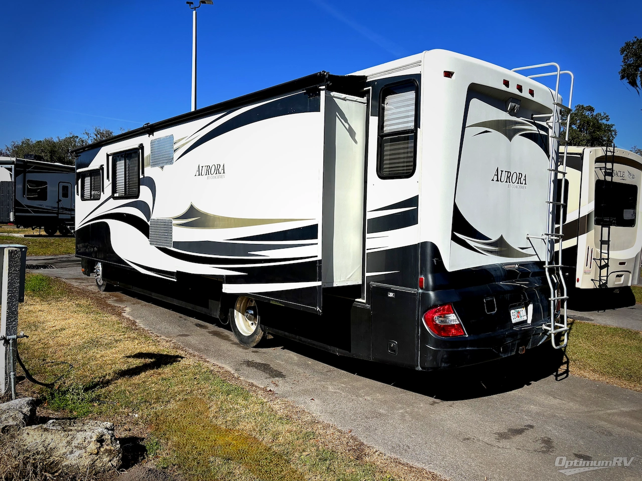 2007 Coachmen Aurora 3580TS Photo 3