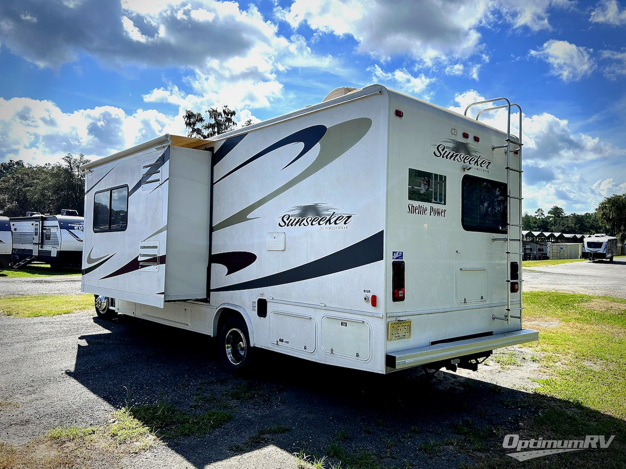 2011 Forest River Sunseeker 2690S Photo 3