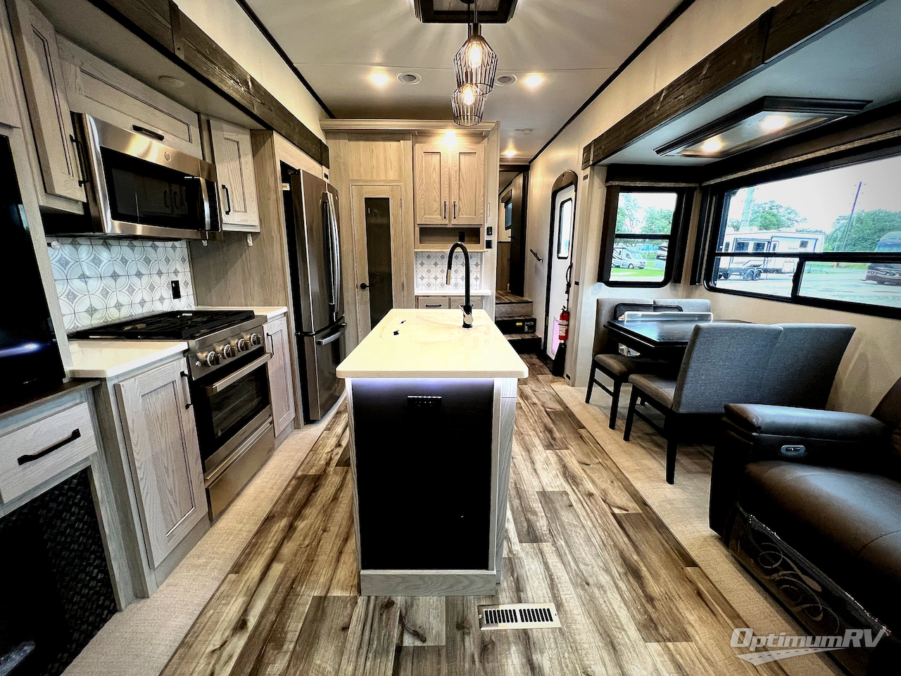 2023 Keystone Montana High Country 351BH Photo 28