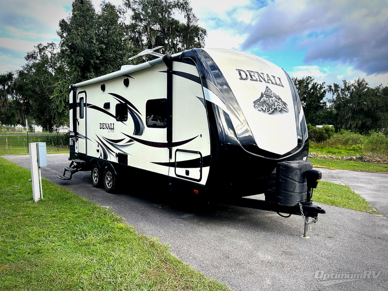 2016 Dutchmen Denali Lite 2371RB Photo 1
