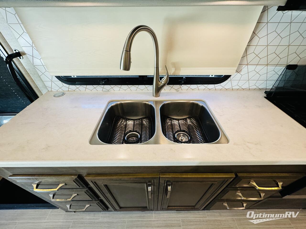 2022 Entegra Esteem 29V Photo 13