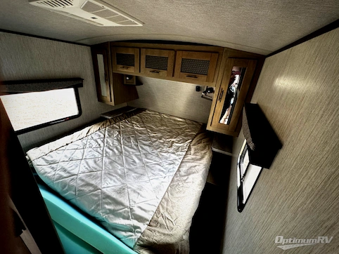 2021 Cruiser Twilight Signature TWS 3300 RV Photo 3