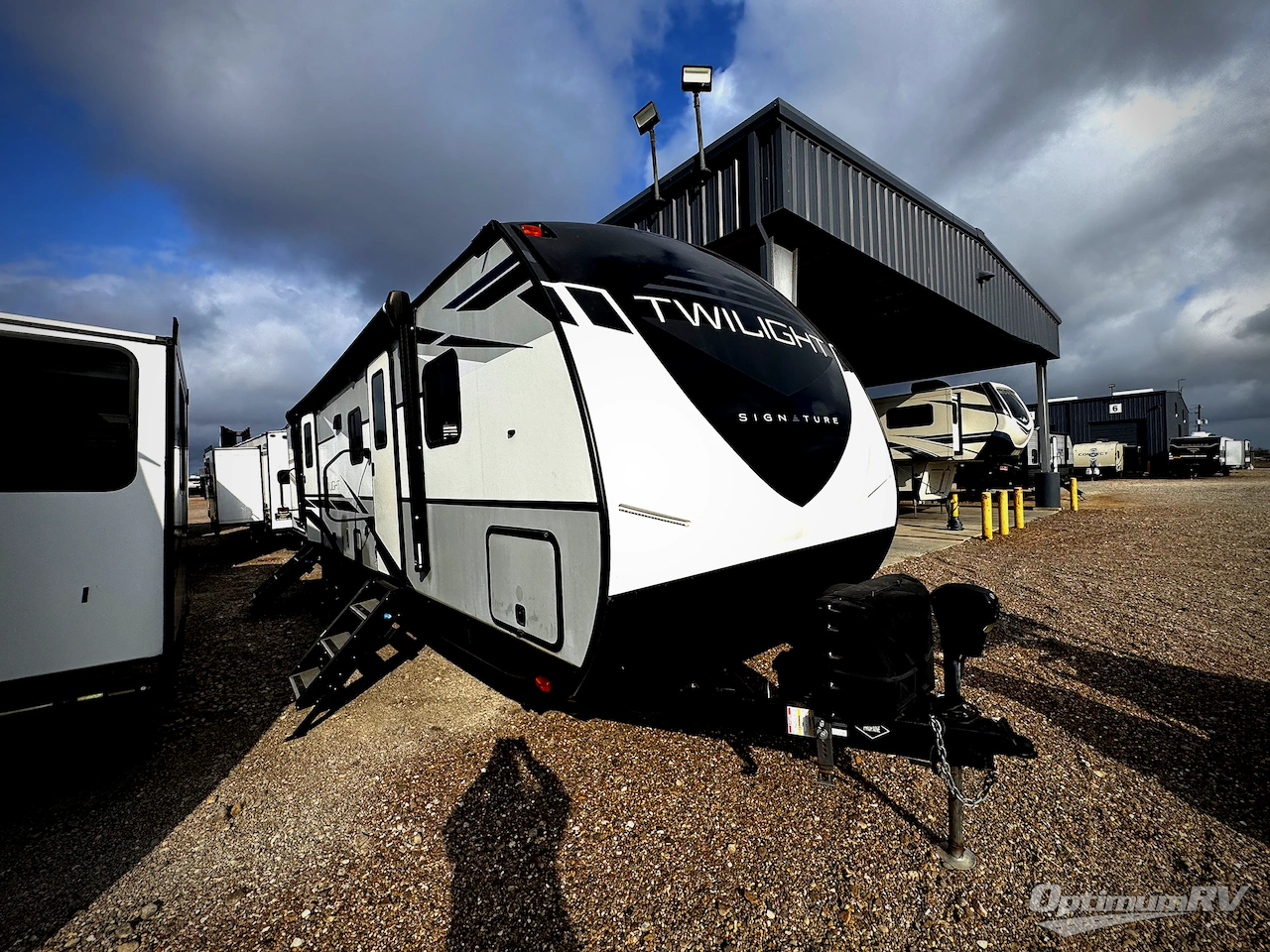 2021 Cruiser Twilight Signature TWS 3300 Photo 1