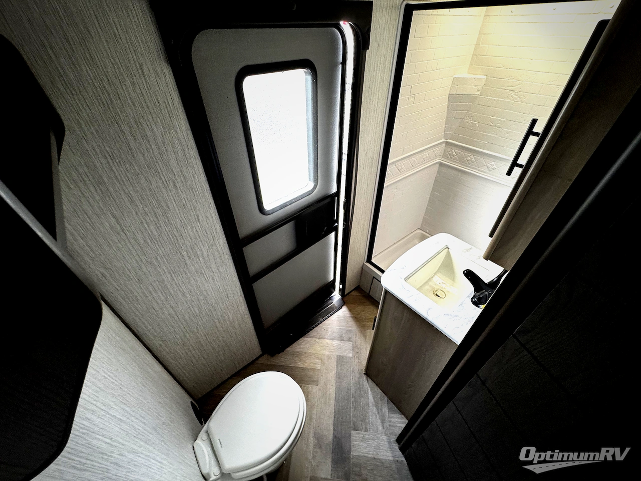 2021 Cruiser Twilight Signature TWS 3300 Photo 10