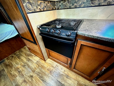2014 Keystone Passport 2100RBWE Grand Touring RV Photo 3