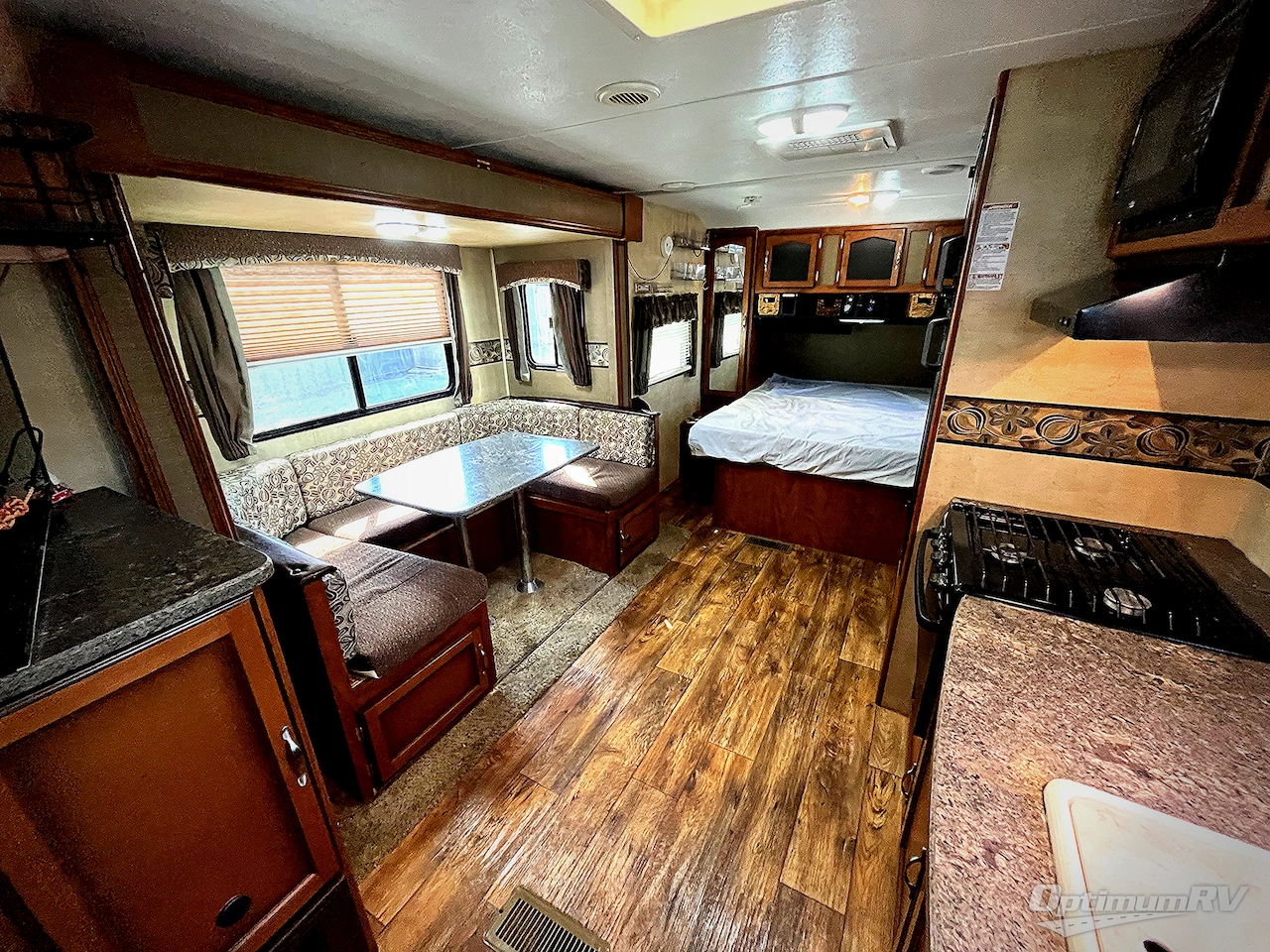 2014 Keystone Passport 2100RBWE Grand Touring Photo 5
