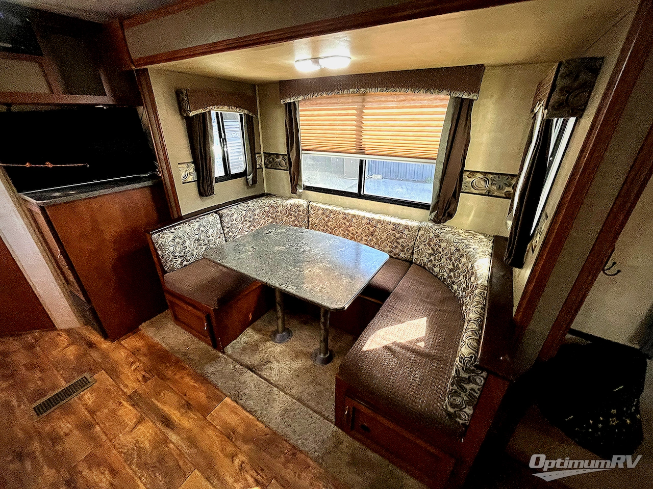 2014 Keystone Passport 2100RBWE Grand Touring Photo 6