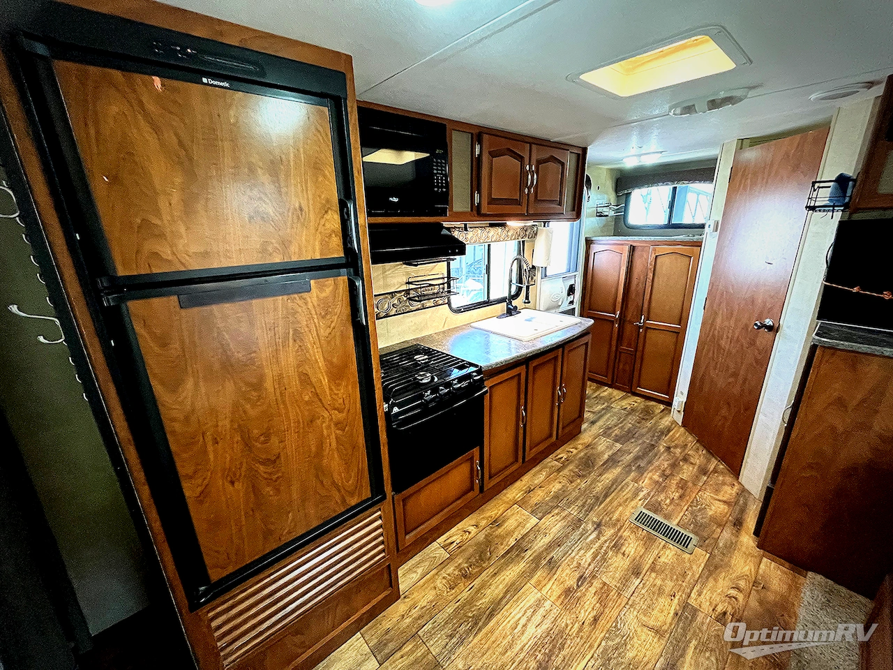 2014 Keystone Passport 2100RBWE Grand Touring Photo 4
