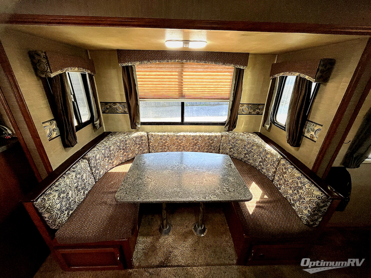 2014 Keystone Passport 2100RBWE Grand Touring Photo 7