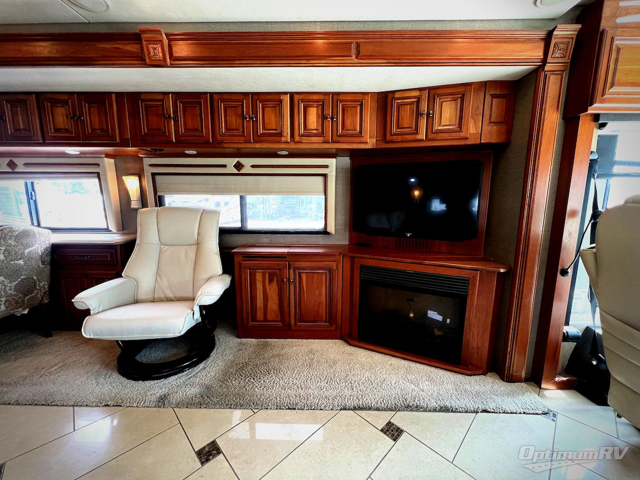 2014 Itasca Ellipse 42QD Photo 8
