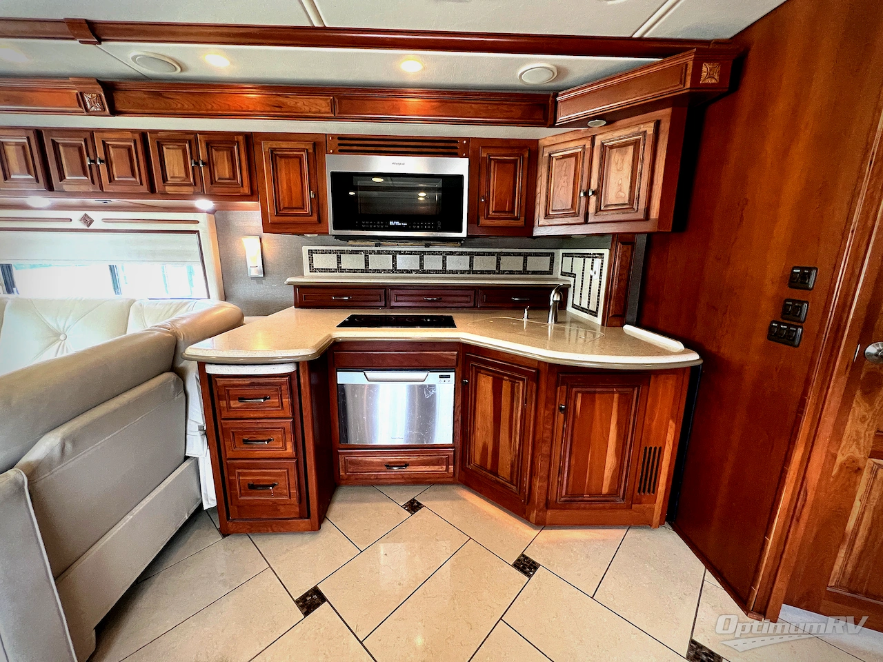 2014 Itasca Ellipse 42QD Photo 10