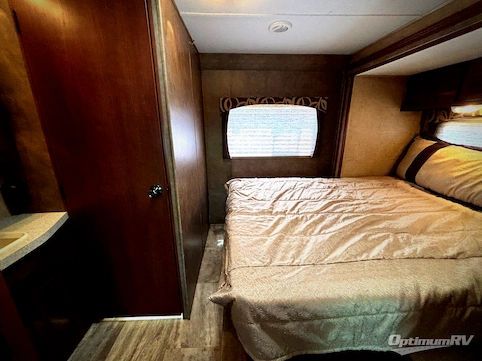 2016 Forest River Forester LE 2251SLE Chevy RV Photo 4