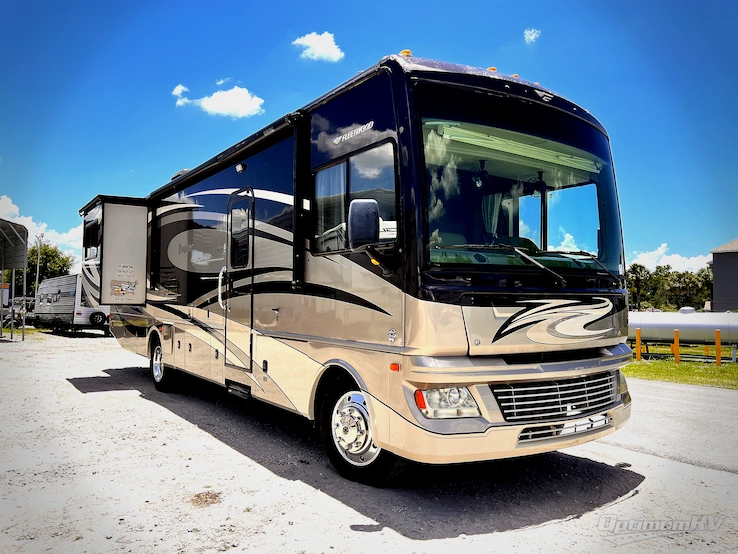 2013 Fleetwood Bounder 36E RV Photo 1