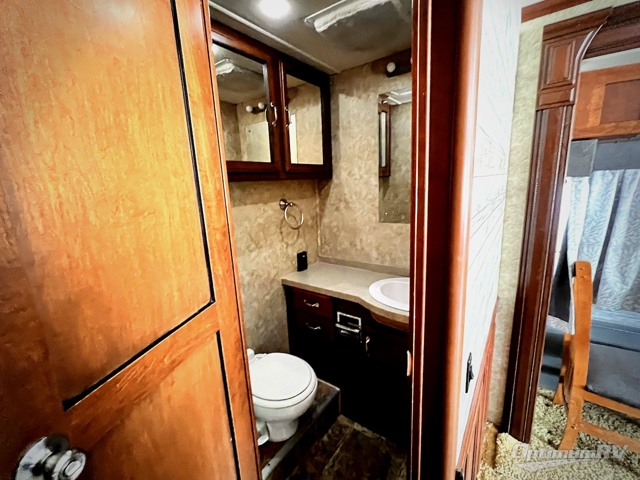 2013 Fleetwood Bounder 36E Photo 24