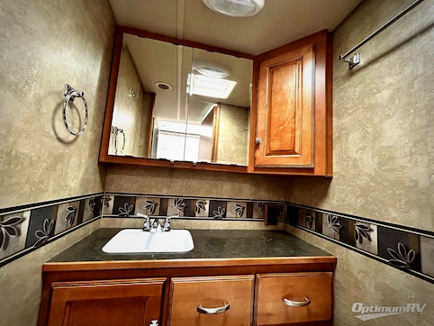 2014 Winnebago Vista 30T RV Photo 3