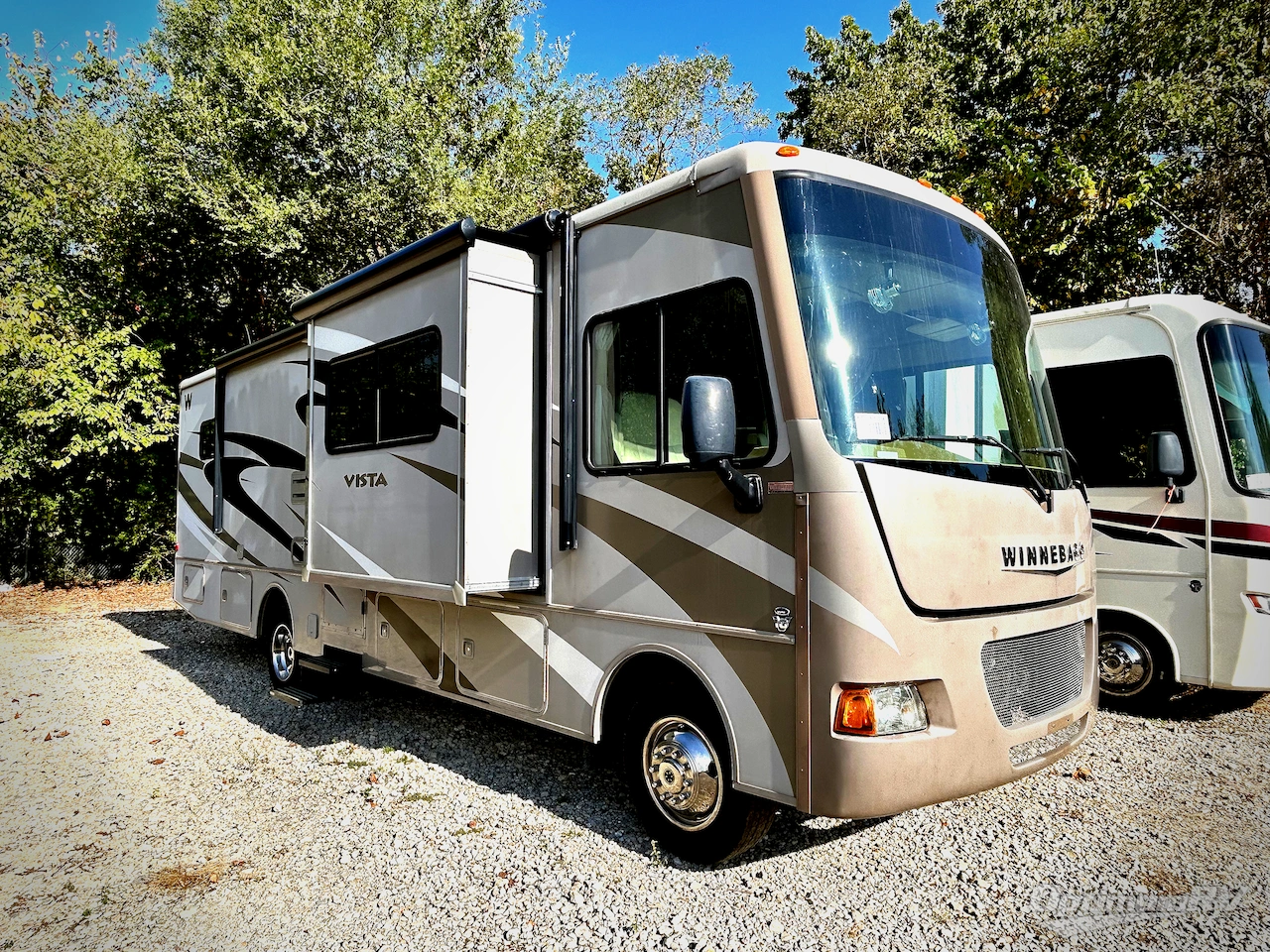 2014 Winnebago Vista 30T Photo 1