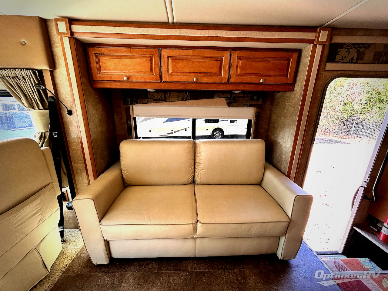2014 Winnebago Vista 30T Photo 6