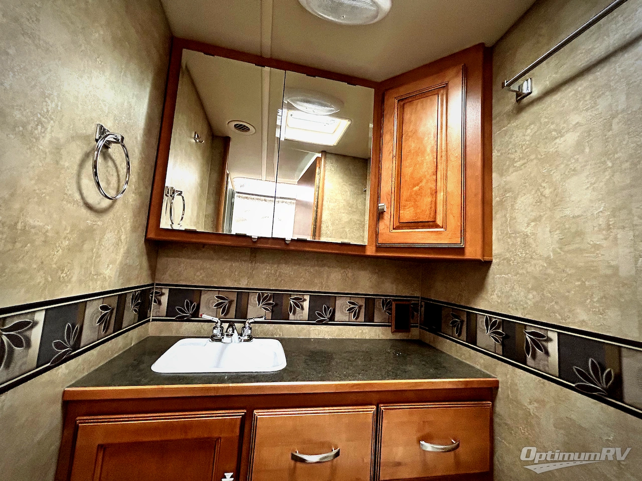 2014 Winnebago Vista 30T Photo 9