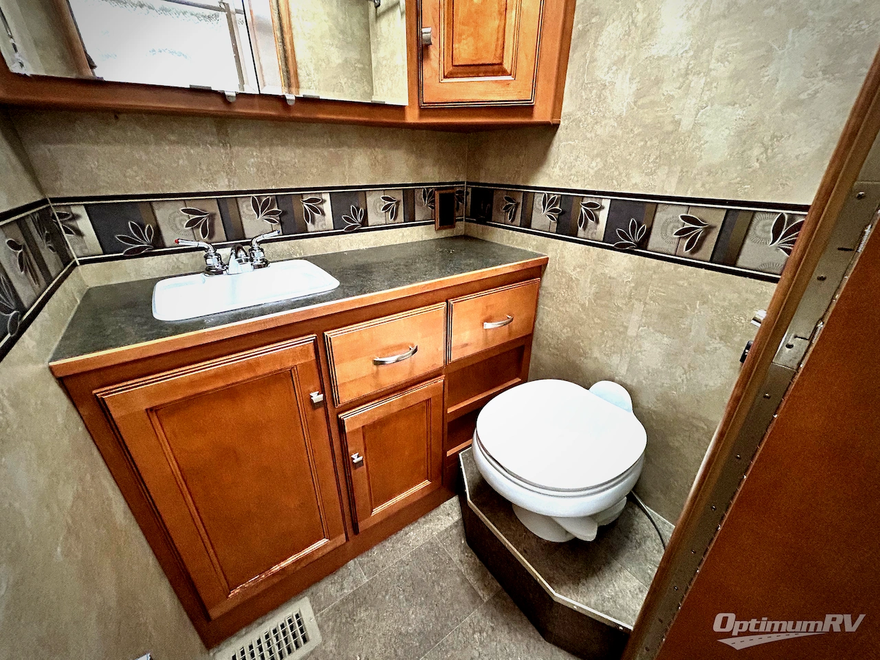 2014 Winnebago Vista 30T Photo 10