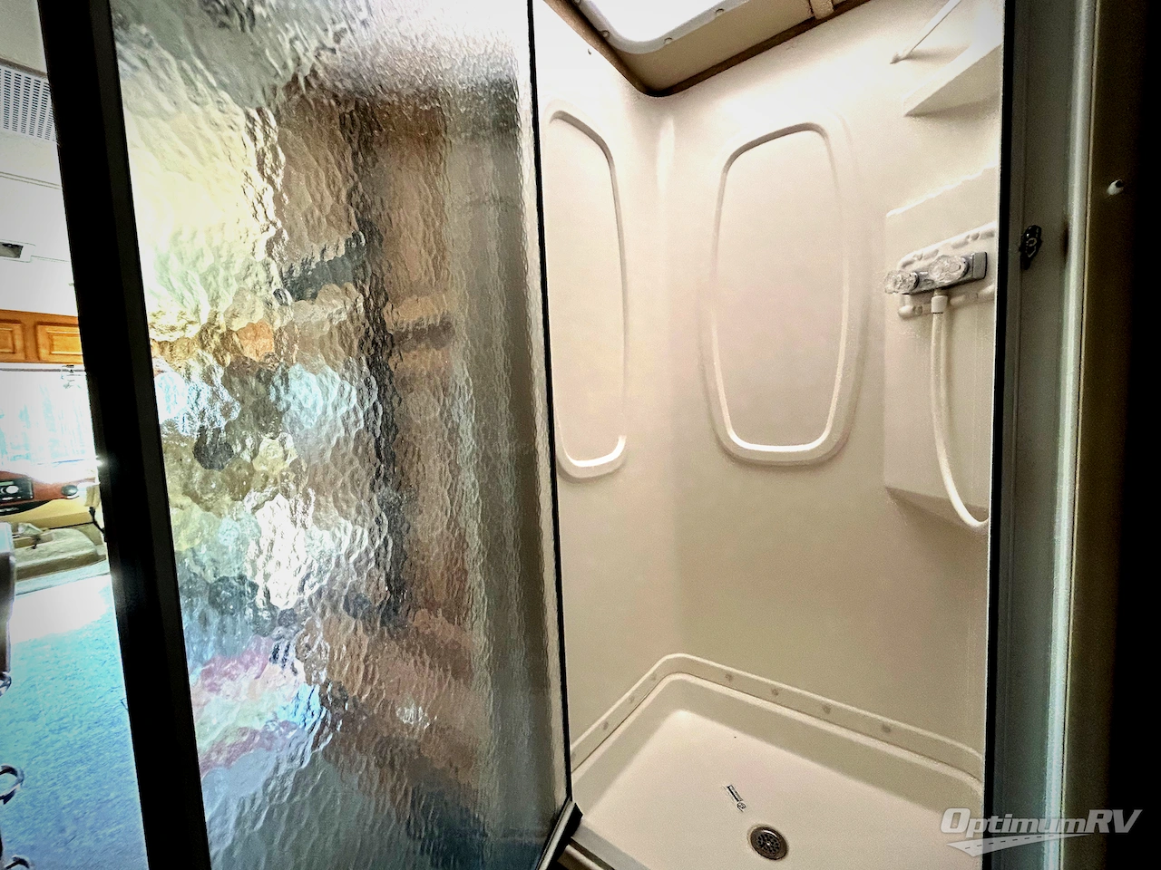 2014 Winnebago Vista 30T Photo 12