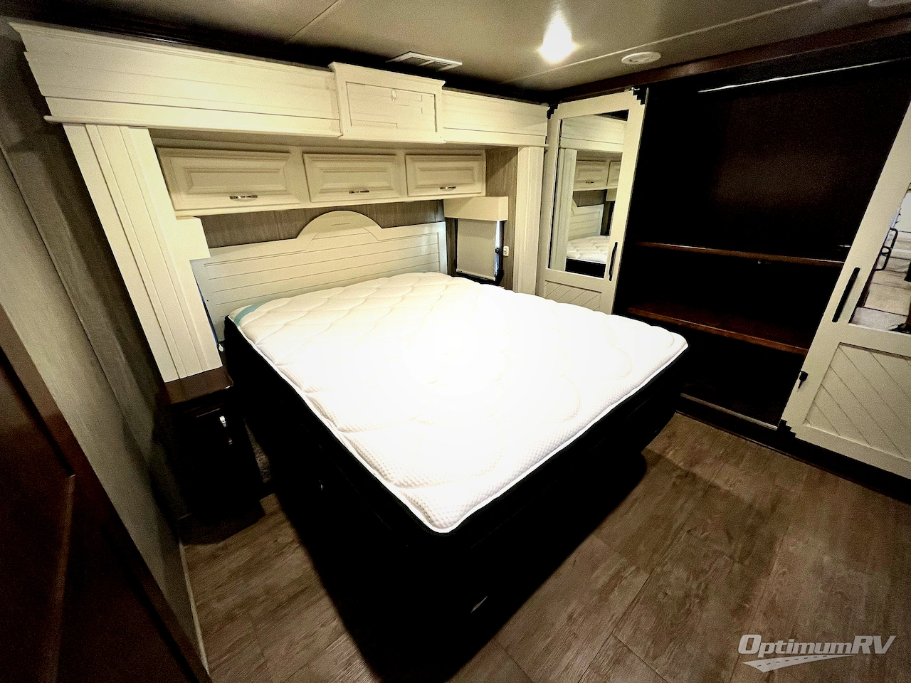 2017 DRV Luxury Suites Mobile Suites Aire MSA 40 Photo 25