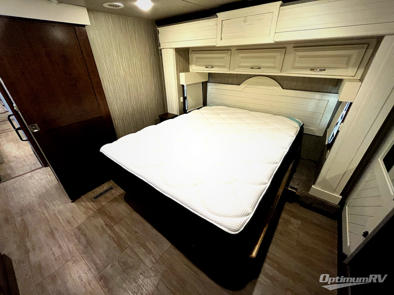 2017 DRV Luxury Suites Mobile Suites Aire MSA 40 Photo 26