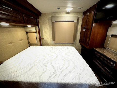 2017 Forest River Georgetown 328TS RV Photo 4