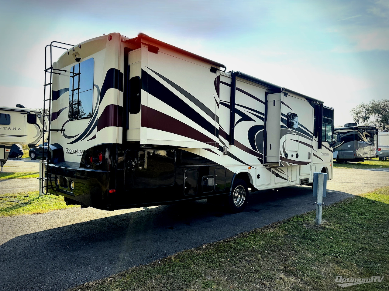 2017 Forest River Georgetown 328TS Photo 2