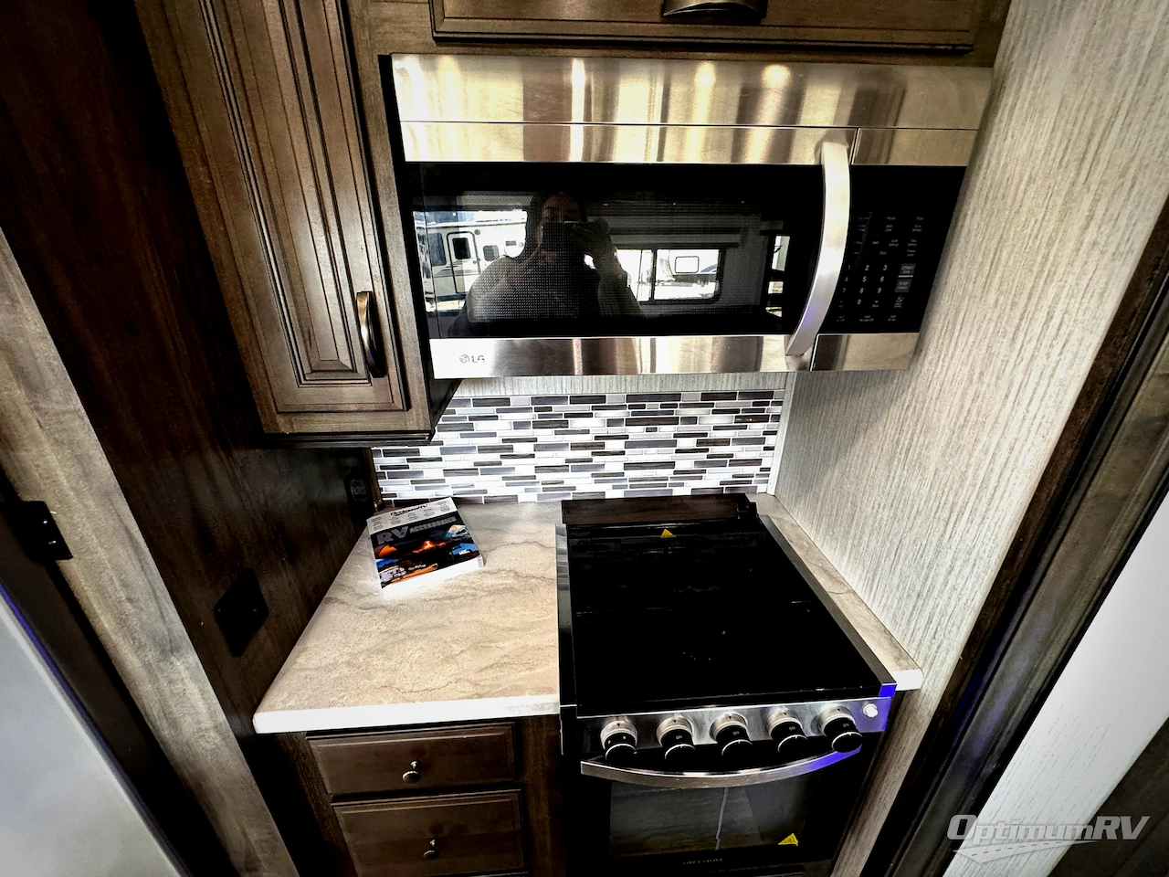 2021 Forest River Sandpiper C-Class 3440BH Photo 6