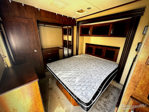 2016 Grand Design Solitude 379FL RV Photo 4