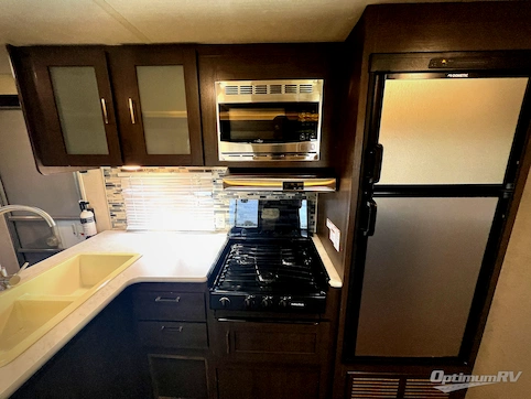 2019 Forest River Wildwood X-Lite 282QBXL RV Photo 3
