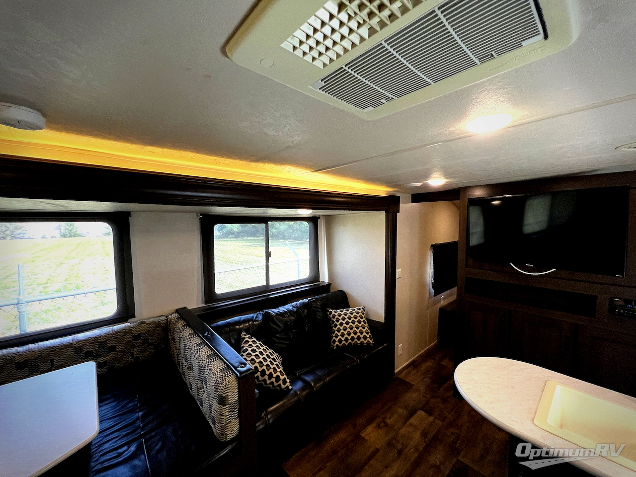 2019 Forest River Wildwood X-Lite 282QBXL Photo 7