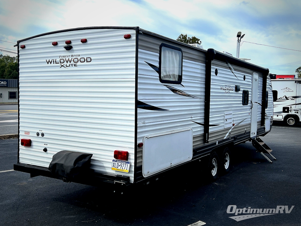2019 Forest River Wildwood X-Lite 282QBXL Photo 2