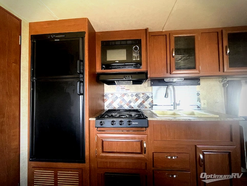 2016 Forest River Wildwood X-Lite 241QBXL RV Photo 3