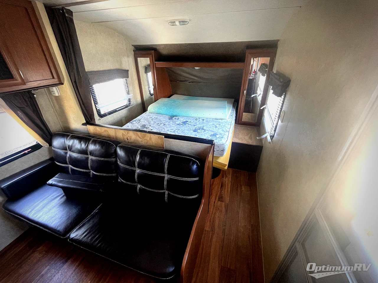 2016 Forest River Wildwood X-Lite 241QBXL Photo 4