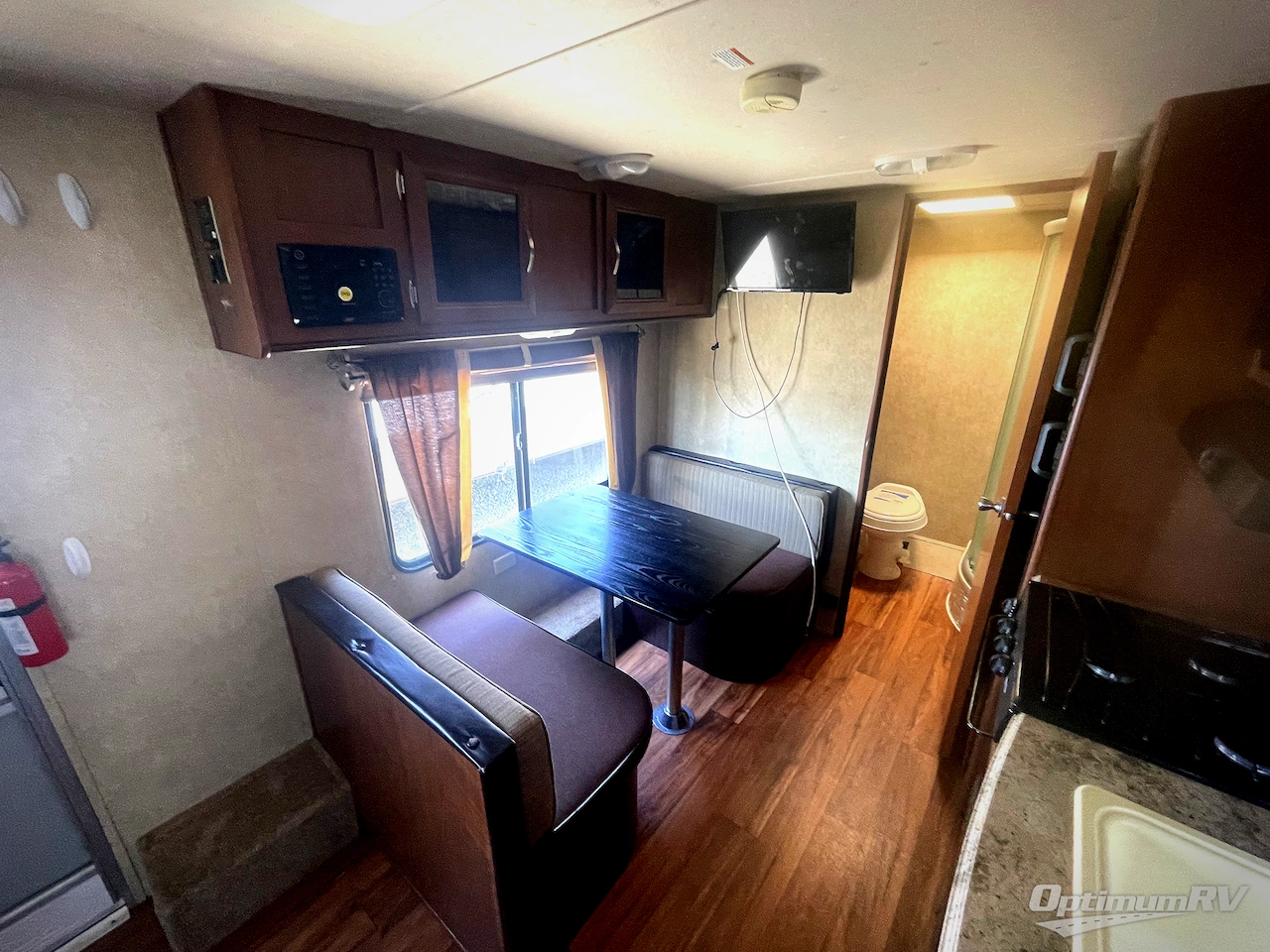 2016 Forest River Wildwood X-Lite 241QBXL Photo 5