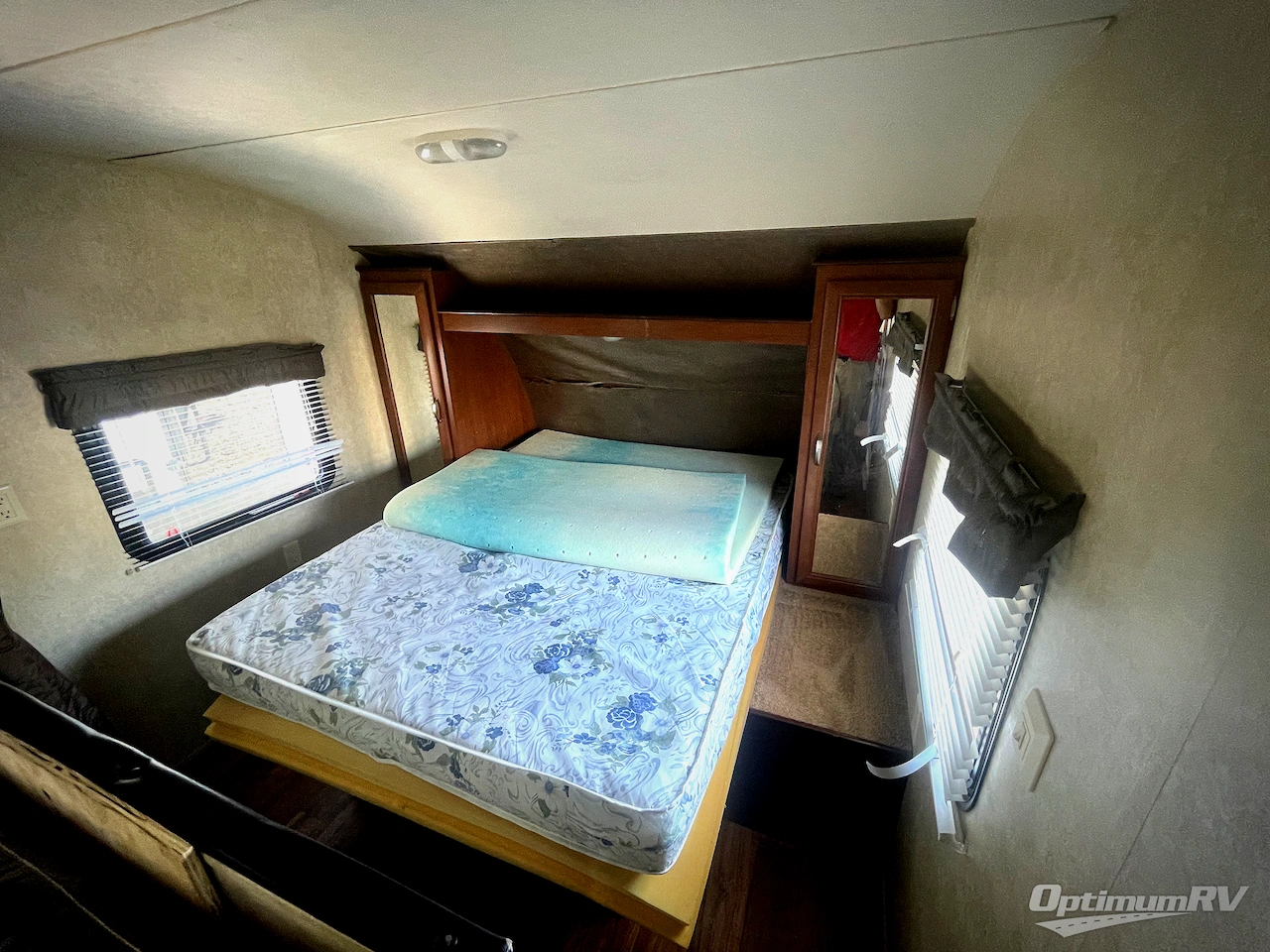 2016 Forest River Wildwood X-Lite 241QBXL Photo 12
