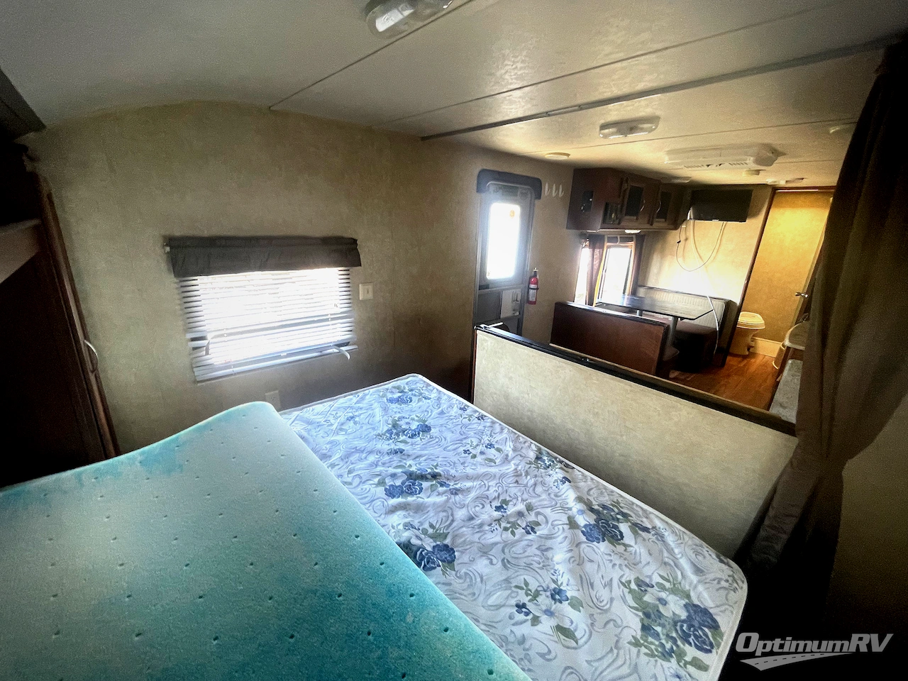 2016 Forest River Wildwood X-Lite 241QBXL Photo 13