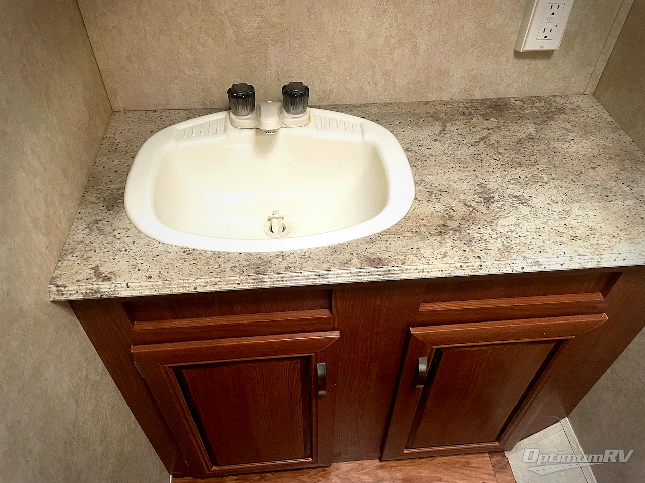 2016 Forest River Wildwood X-Lite 241QBXL Photo 16