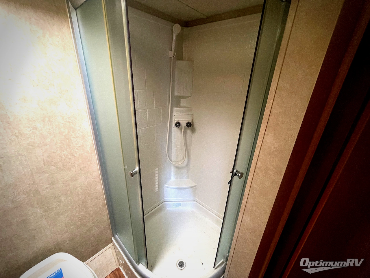 2016 Forest River Wildwood X-Lite 241QBXL Photo 18