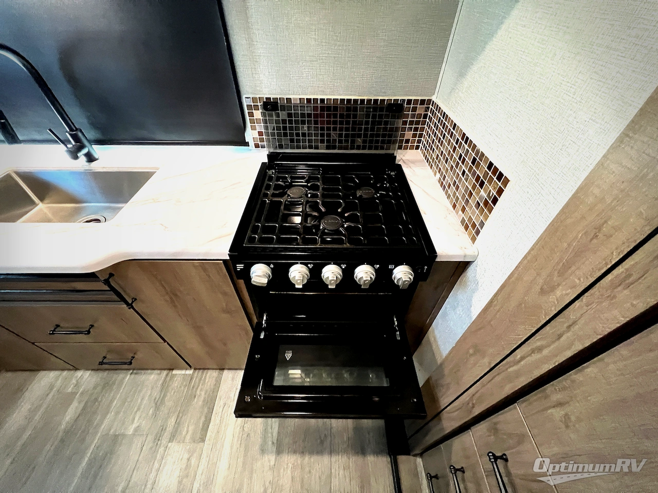2023 Grand Design Imagine XLS 23LDE Photo 8