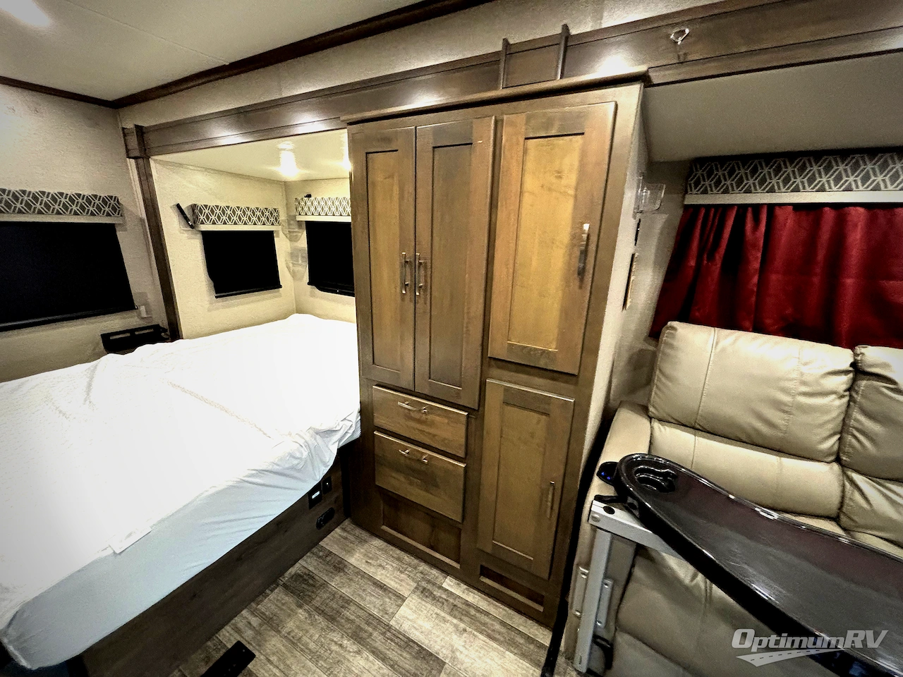 2022 Dynamax isata 3 24FW Photo 14