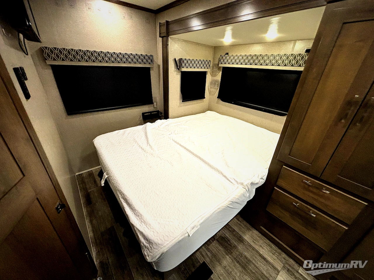 2022 Dynamax isata 3 24FW Photo 15